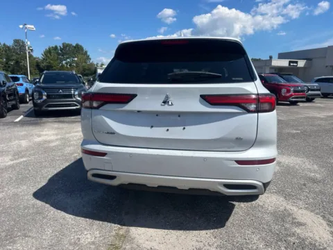 More photos of 2024 Mitsubishi Outlander SE at Bob Mills Mitsubishi-Myrtle Beach, SC