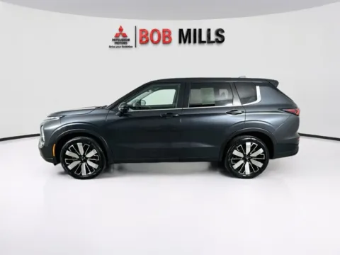 More photos of 2025 Mitsubishi Outlander SE at Bob Mills Mitsubishi-Myrtle Beach, SC