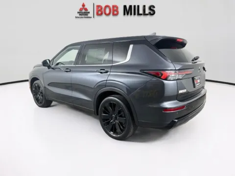 More photos of 2026 Mitsubishi Outlander LE at Bob Mills Mitsubishi-Myrtle Beach, SC