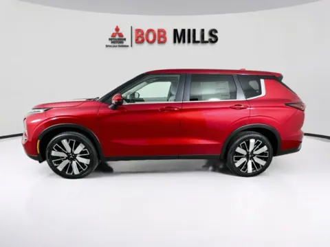 More photos of 2026 Mitsubishi Outlander SE at Bob Mills Mitsubishi-Myrtle Beach, SC