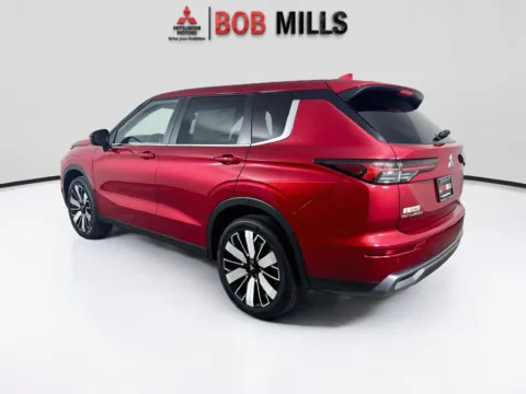 More photos of 2026 Mitsubishi Outlander SE at Bob Mills Mitsubishi-Myrtle Beach, SC