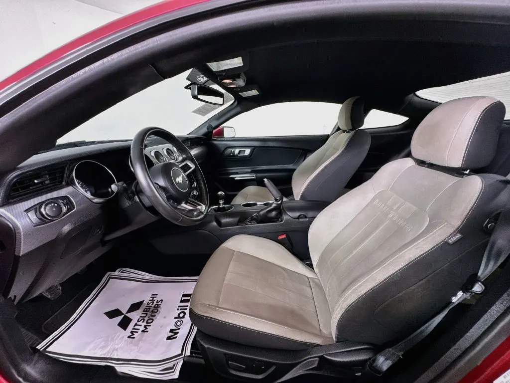 2020 Ford Mustang GT - Photo 20