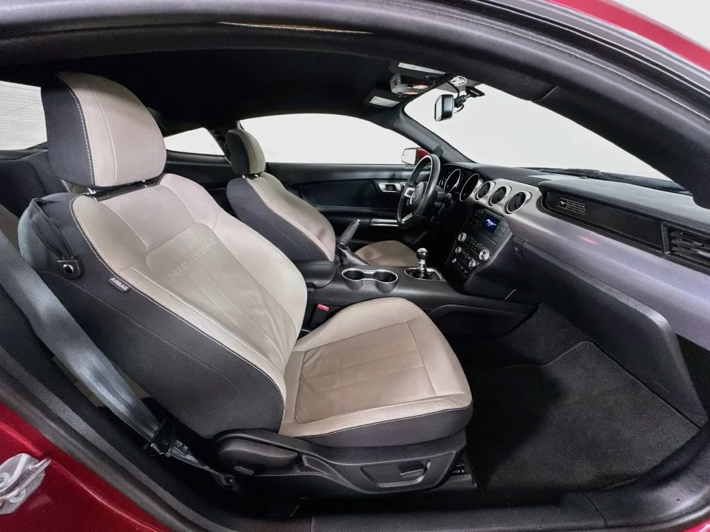 2020 Ford Mustang GT - Photo 26
