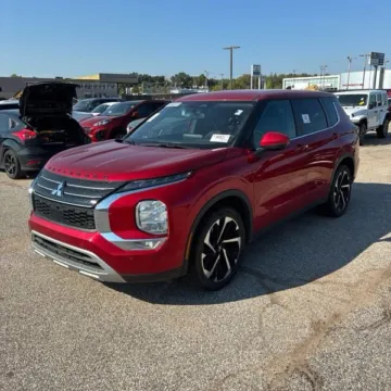 More photos of 2024 Mitsubishi Outlander SE at Bob Mills Mitsubishi-Myrtle Beach, SC