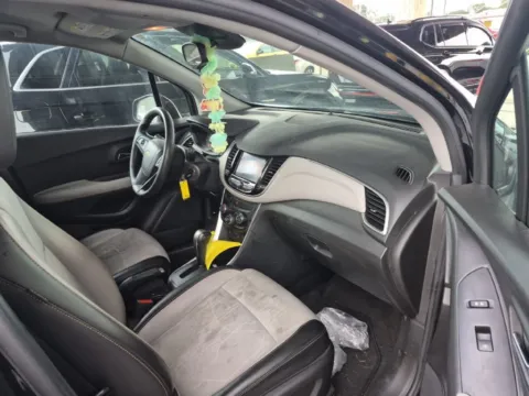 More photos of 2021 Chevrolet Trax LT at Bob Mills Mitsubishi-Myrtle Beach, SC