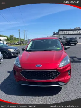 Photos of 2022 Ford Escape SE Sport Utility 4D for sale in Circleville, OH at Instant Auto Sales Circleville