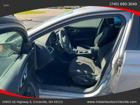 More photos of 2015 Chrysler 200 Limited Sedan 4D at Instant Auto Sales Circleville, OH