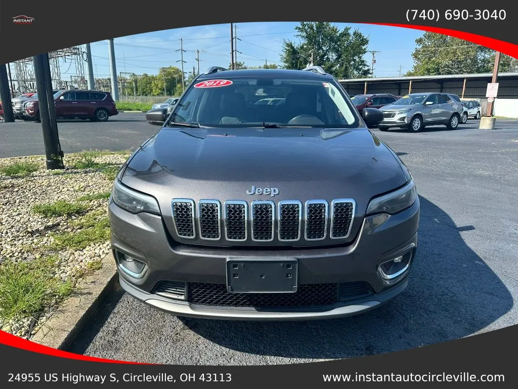 Jeep Cherokee photo 2