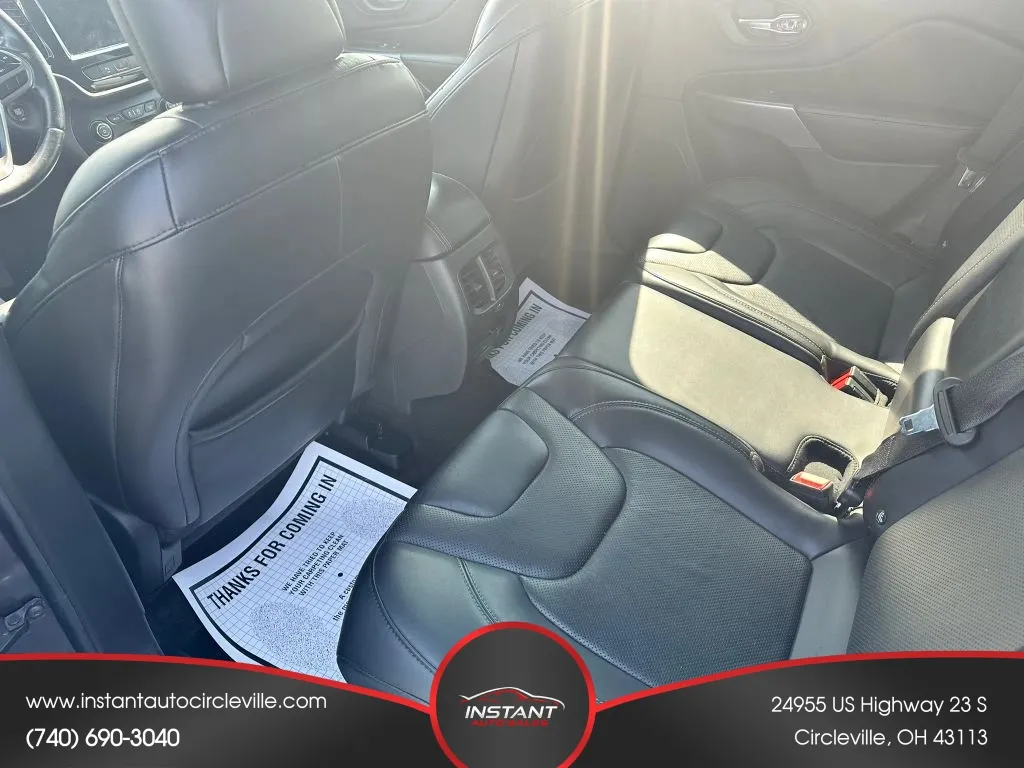 Jeep Cherokee photo 8