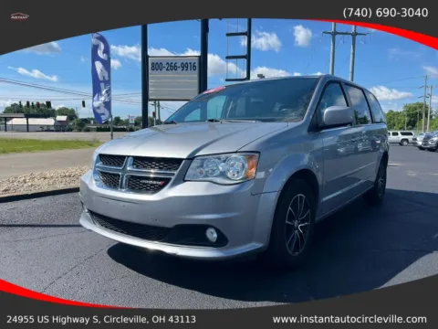 Another view of 2017 Dodge Grand Caravan Passenger SXT Minivan 4D for sale in Circleville, OH at Instant Auto Sales Circleville