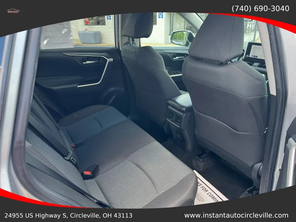 Toyota RAV4 photo 8
