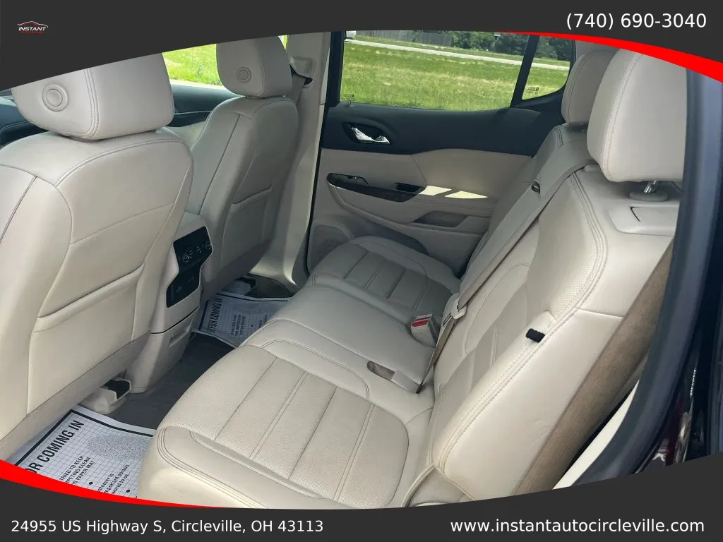 GMC Acadia photo 8