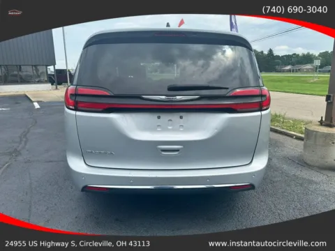 More photos of 2023 Chrysler Pacifica Touring L Van 4D at Instant Auto Sales Circleville, OH