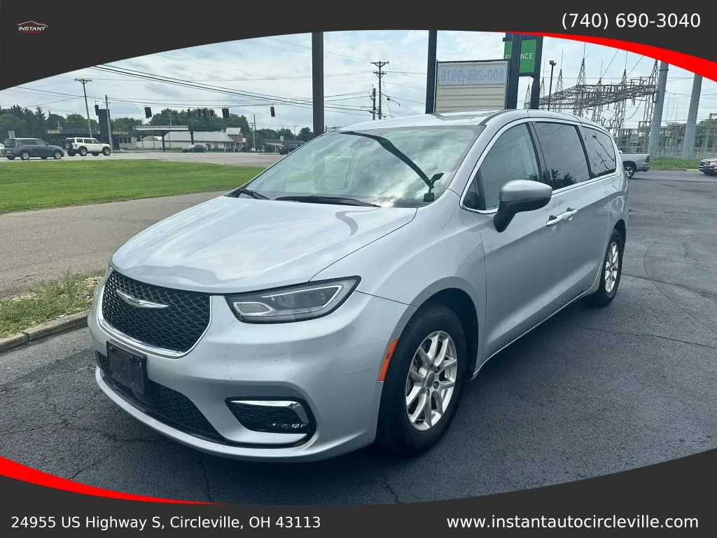 Unknown 2023 Chrysler Pacifica Touring L Van 4D for sale in Circleville, OH