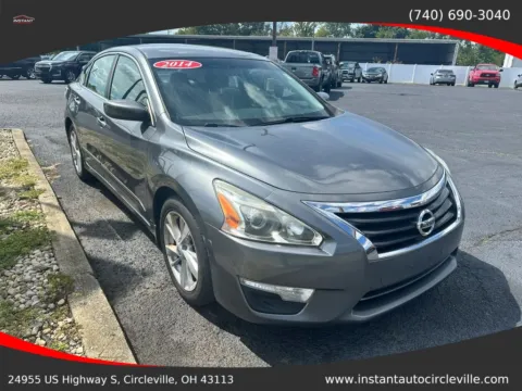 Another view of 2014 Nissan Altima 2.5 SV Sedan 4D for sale in Circleville, OH at Instant Auto Sales Circleville