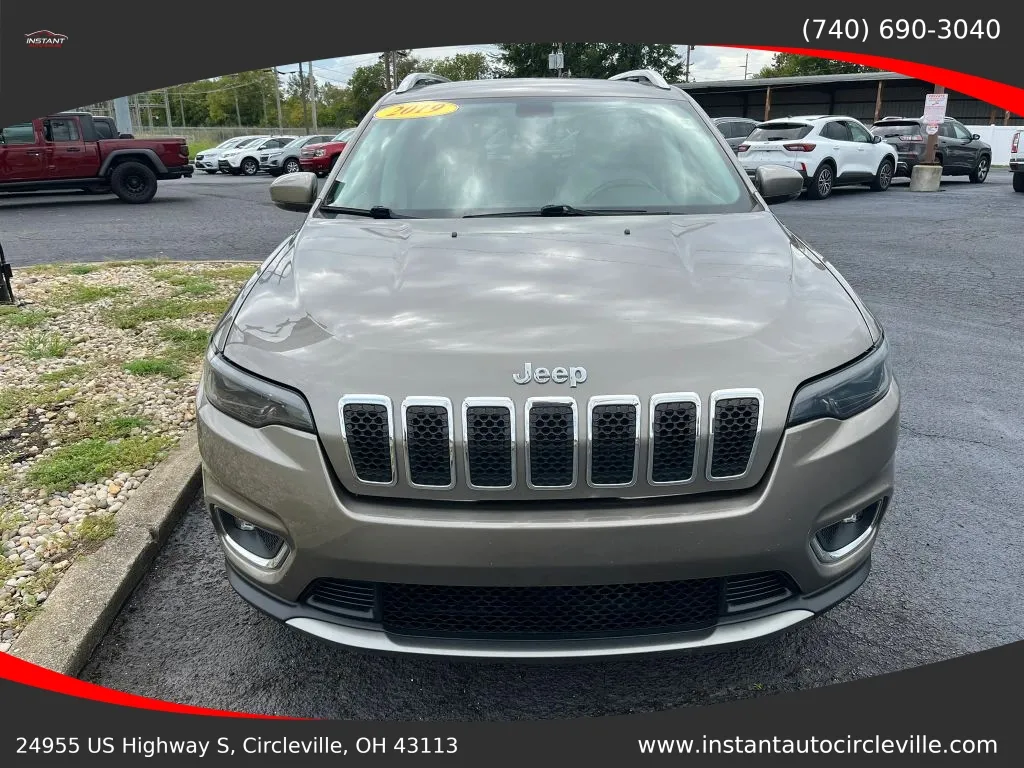 Jeep Cherokee photo 2