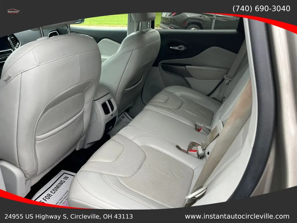 Jeep Cherokee photo 8