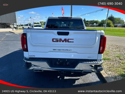 More photos of 2022 GMC Sierra 1500 Crew Cab SLT Pickup 4D 5 3/4 ft at Instant Auto Sales Circleville, OH