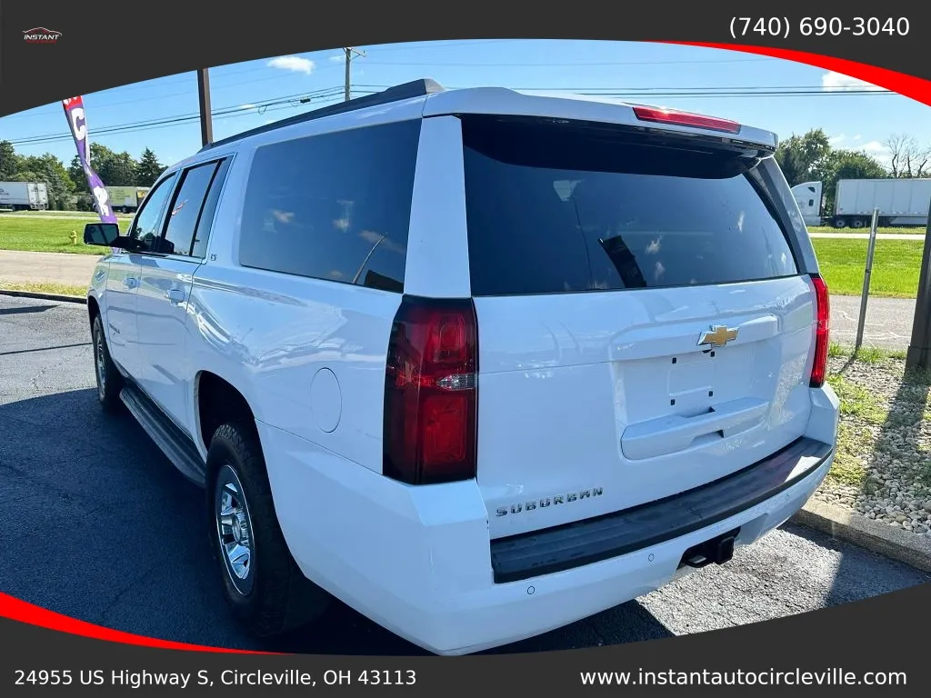 Chevrolet Suburban photo 6