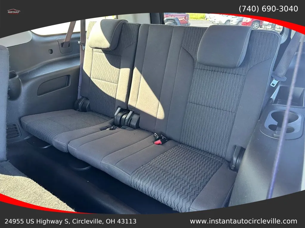 Chevrolet Suburban photo 11