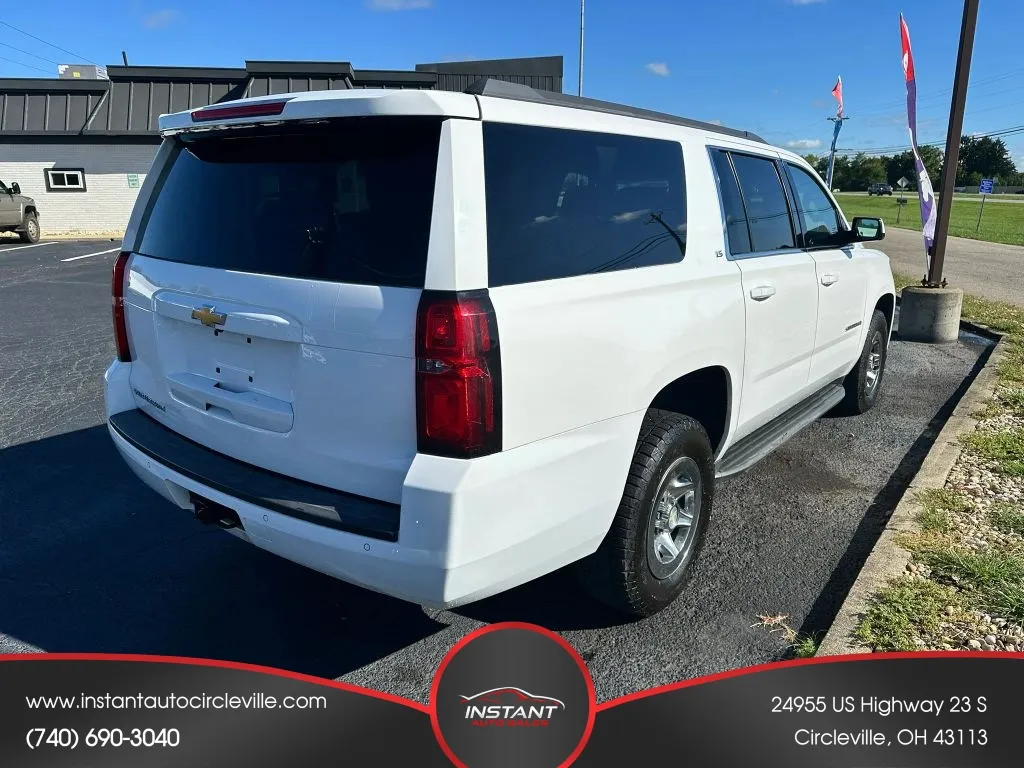 Chevrolet Suburban photo 4