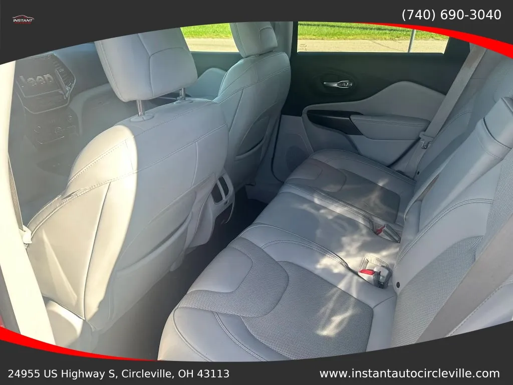 Jeep Cherokee photo 8
