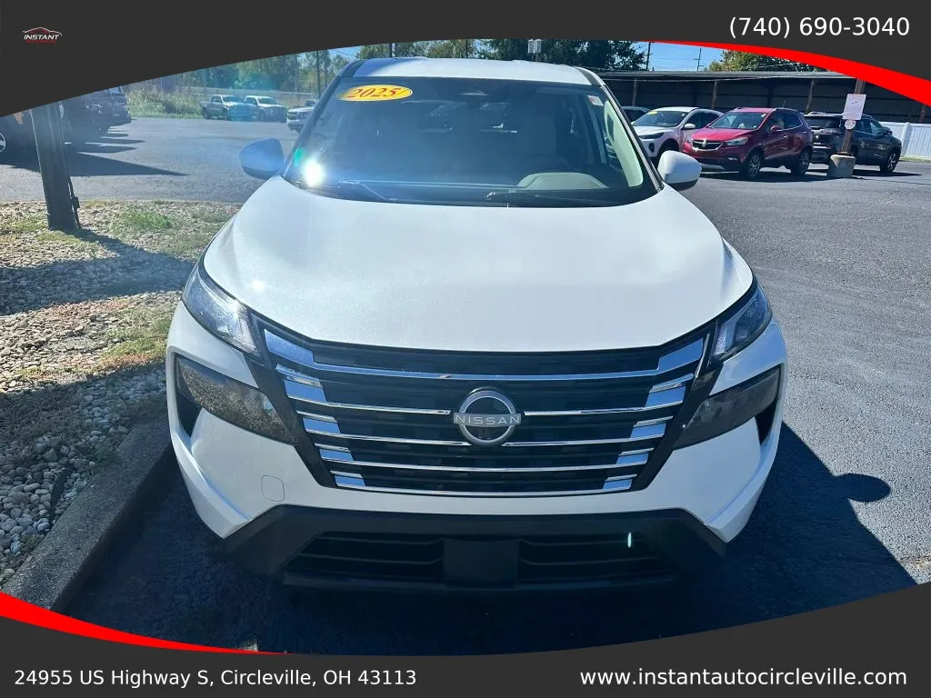 Nissan Rogue photo 2
