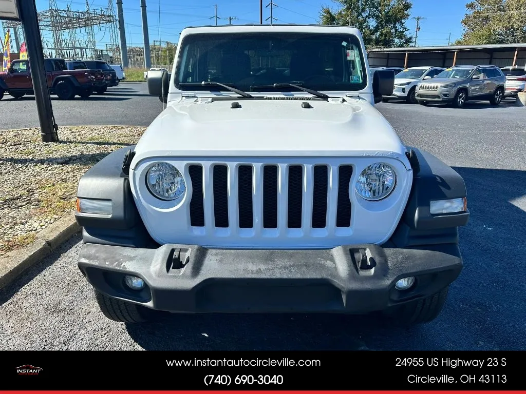 Jeep Wrangler photo 2