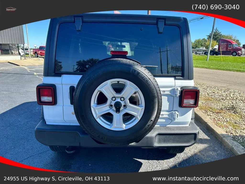 Jeep Wrangler photo 5