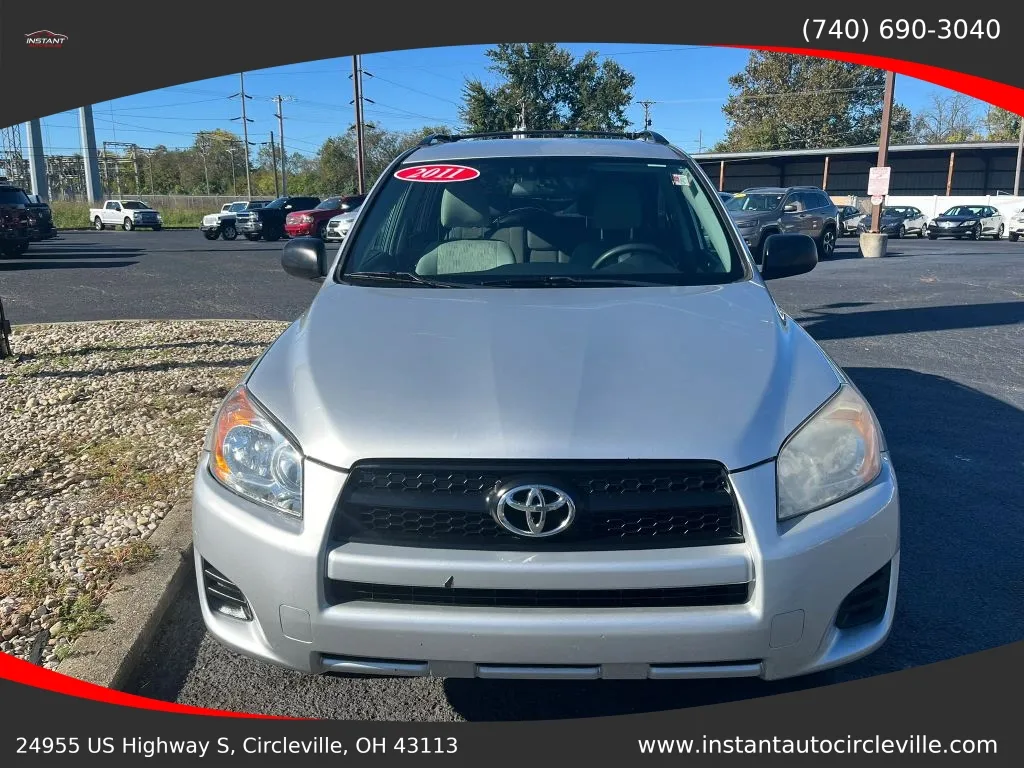 Toyota RAV4 photo 2