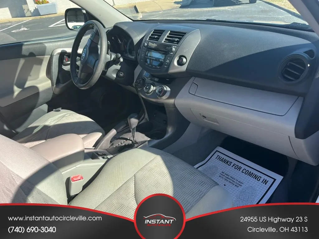 Toyota RAV4 photo 9