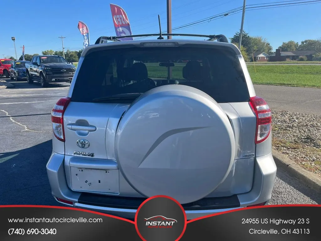 Toyota RAV4 photo 5