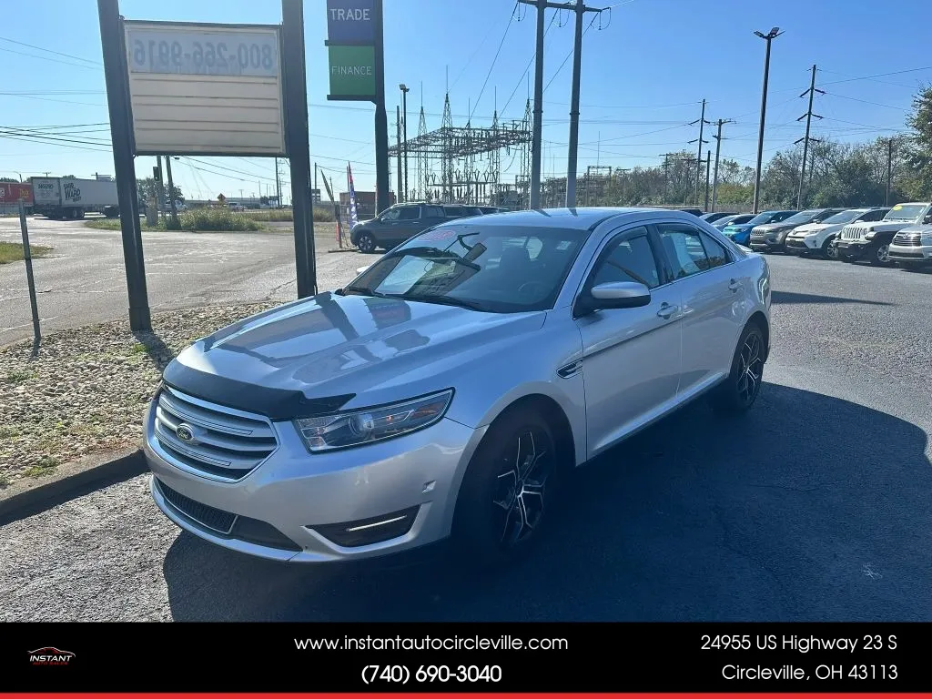 Silver 2018 Ford Taurus SEL Sedan 4D for sale in Circleville, OH