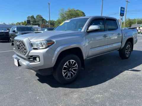 More photos of 2020 Toyota Tacoma TRD Sport at Duke Chevrolet GMC, VA