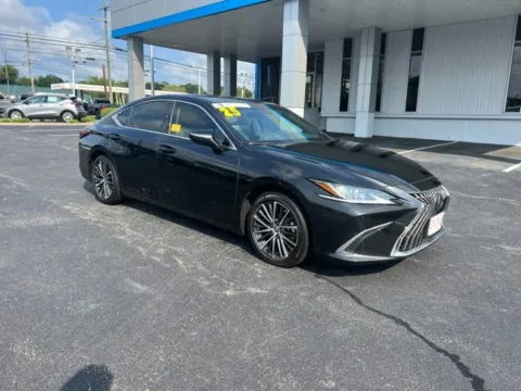 More photos of 2025 Lexus ES 350 at Duke Chevrolet GMC, VA