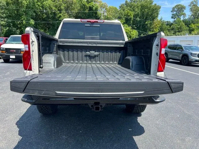 2026 Chevrolet Silverado 1500 ZR2 - Photo 17