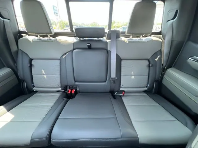 2026 Chevrolet Silverado 1500 ZR2 - Photo 14