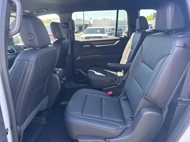 2026 GMC Acadia Elevation - Photo 10
