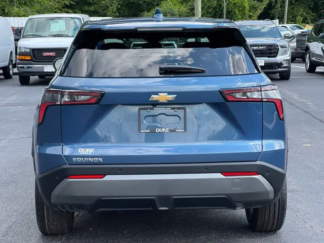 2027 Chevrolet Equinox LT - Photo 18