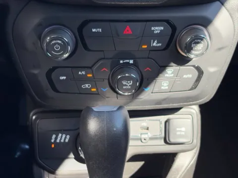 More photos of 2021 Jeep Renegade Latitude at Duke Chevrolet GMC, VA