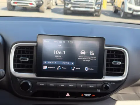 More photos of 2023 Hyundai Venue SE at Duke Chevrolet GMC, VA