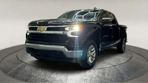 More photos of 2022 Chevrolet Silverado 1500 LT at Autos Direct Fredericksburg, VA