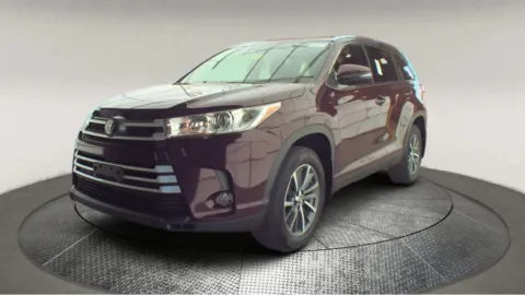 Another view of 2019 Toyota Highlander SE for sale in Fredericksburg, VA at Autos Direct Fredericksburg