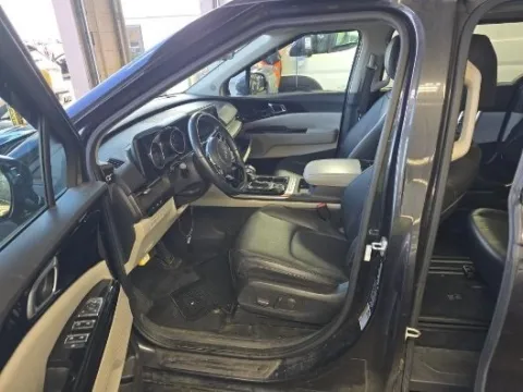 More photos of 2022 Kia Carnival EX at Autos Direct Fredericksburg, VA