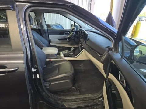 More photos of 2022 Kia Carnival EX at Autos Direct Fredericksburg, VA