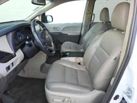 More photos of 2017 Toyota Sienna XLE at Autos Direct Fredericksburg, VA