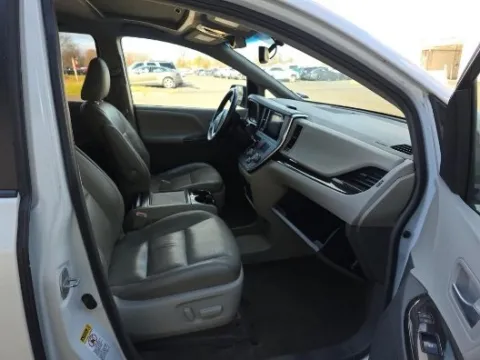 More photos of 2017 Toyota Sienna XLE at Autos Direct Fredericksburg, VA