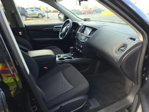 More photos of 2020 Nissan Pathfinder S at Autos Direct Fredericksburg, VA