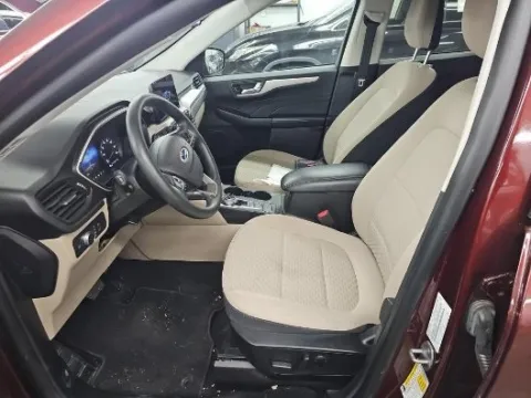 More photos of 2021 Ford Escape Hybrid SE at Autos Direct Fredericksburg, VA