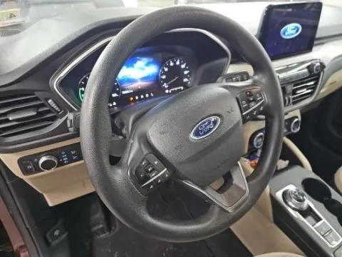 More photos of 2021 Ford Escape Hybrid SE at Autos Direct Fredericksburg, VA